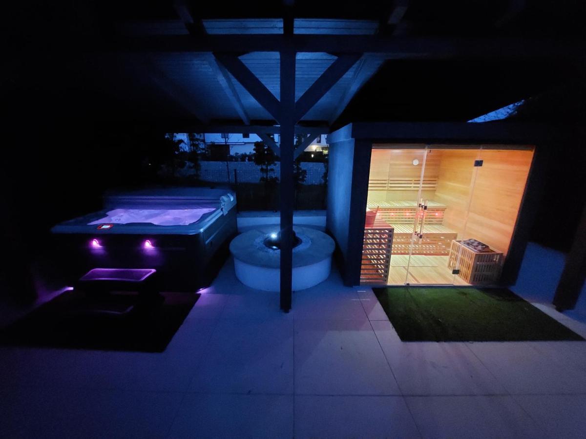 Fuege Villa Luxury & Wellness 巴拉顿菲赖德 外观 照片