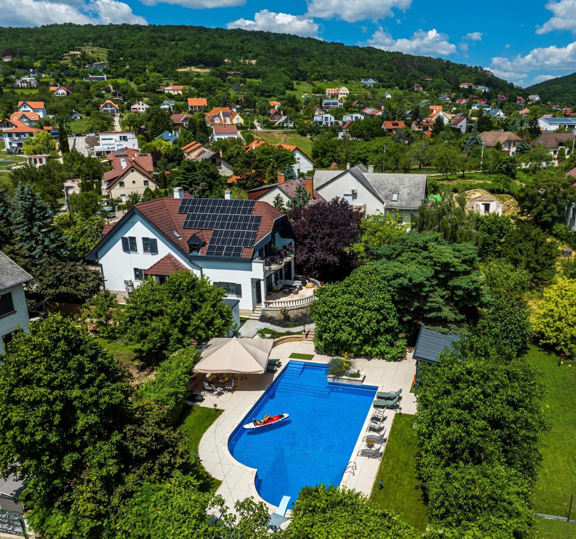 Fuege Villa Luxury & Wellness 巴拉顿菲赖德 外观 照片